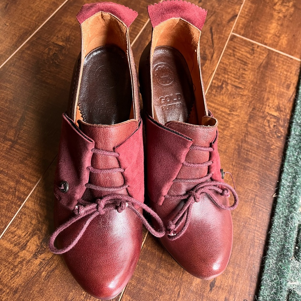 • MOVING LAST CHANCE 7/31/2024 • GoldButton Brako leather suede ankle booties 37